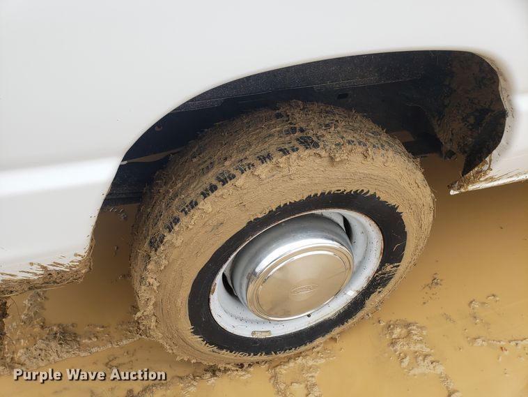 image for item EL9772 1995 Ford Club Wagon van