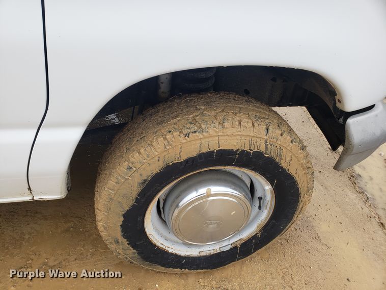 image for item EL9772 1995 Ford Club Wagon van