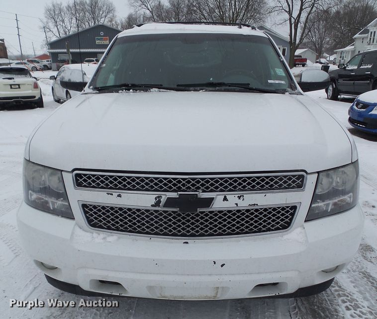 image for item EM9906 2009 Chevrolet Avalanche LTZ Crew Cab pickup truck