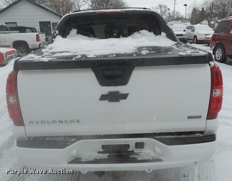 image for item EM9906 2009 Chevrolet Avalanche LTZ Crew Cab pickup truck