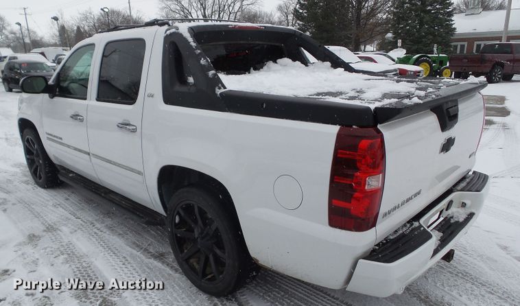 image for item EM9906 2009 Chevrolet Avalanche LTZ Crew Cab pickup truck