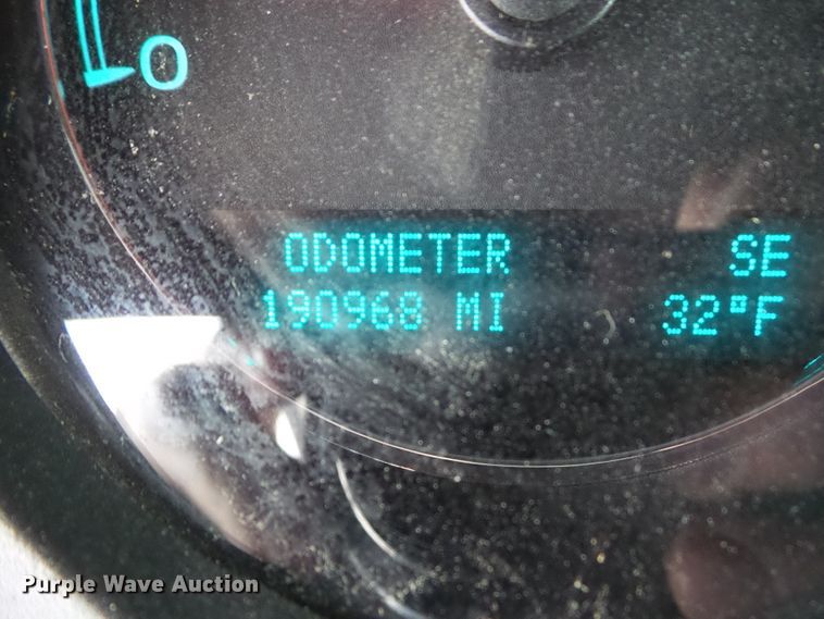 image for item EM9906 2009 Chevrolet Avalanche LTZ Crew Cab pickup truck