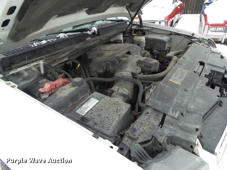 image for item EM9906 2009 Chevrolet Avalanche LTZ Crew Cab pickup truck