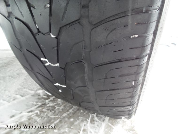 image for item EM9906 2009 Chevrolet Avalanche LTZ Crew Cab pickup truck