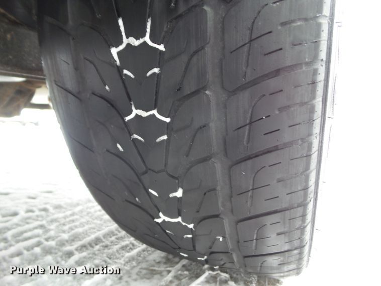 image for item EM9906 2009 Chevrolet Avalanche LTZ Crew Cab pickup truck