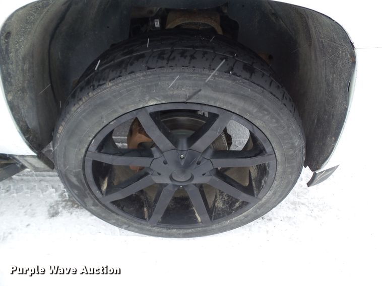 image for item EM9906 2009 Chevrolet Avalanche LTZ Crew Cab pickup truck