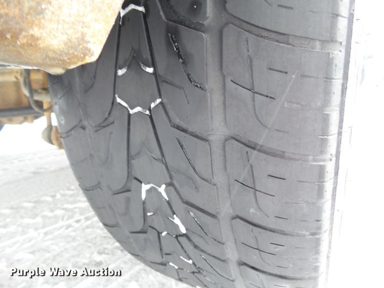 image for item EM9906 2009 Chevrolet Avalanche LTZ Crew Cab pickup truck