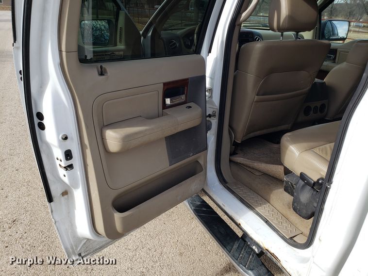 image for item EZ9052 2005 Ford F150 SuperCrew pickup truck