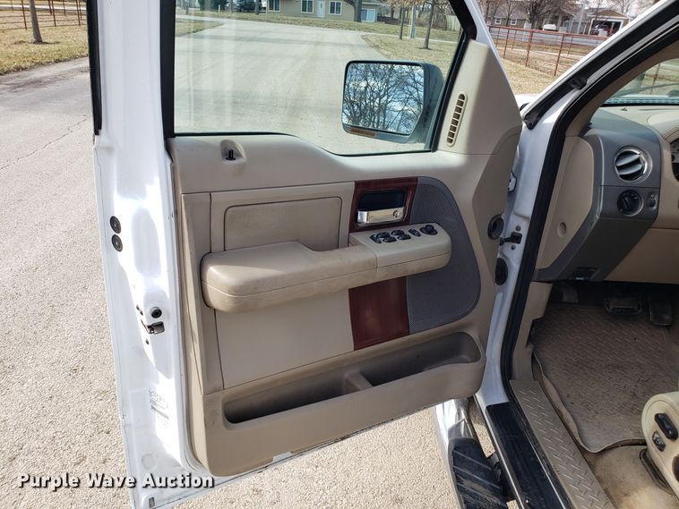 image for item EZ9052 2005 Ford F150 SuperCrew pickup truck