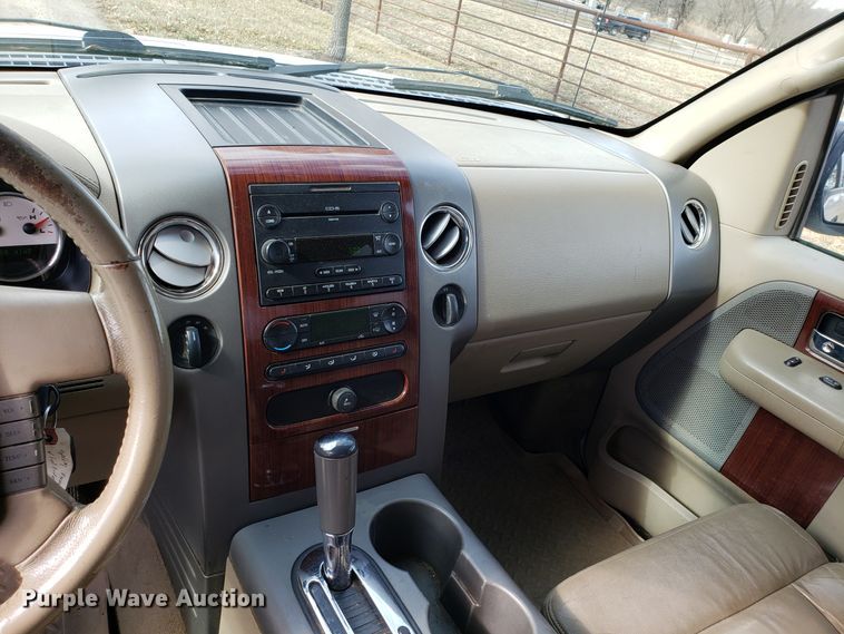 image for item EZ9052 2005 Ford F150 SuperCrew pickup truck