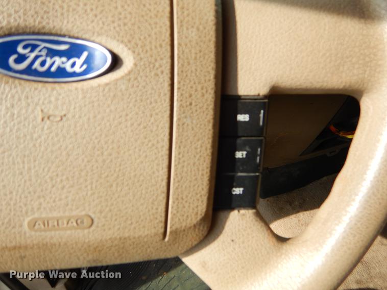 image for item EZ9868 2004 Ford F150 SuperCrew pickup truck