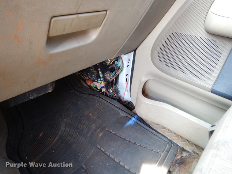 image for item EZ9868 2004 Ford F150 SuperCrew pickup truck