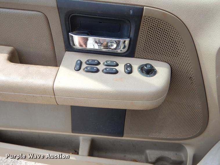 image for item EZ9868 2004 Ford F150 SuperCrew pickup truck