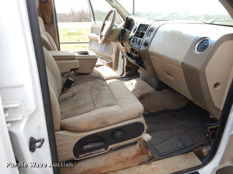 image for item EZ9868 2004 Ford F150 SuperCrew pickup truck