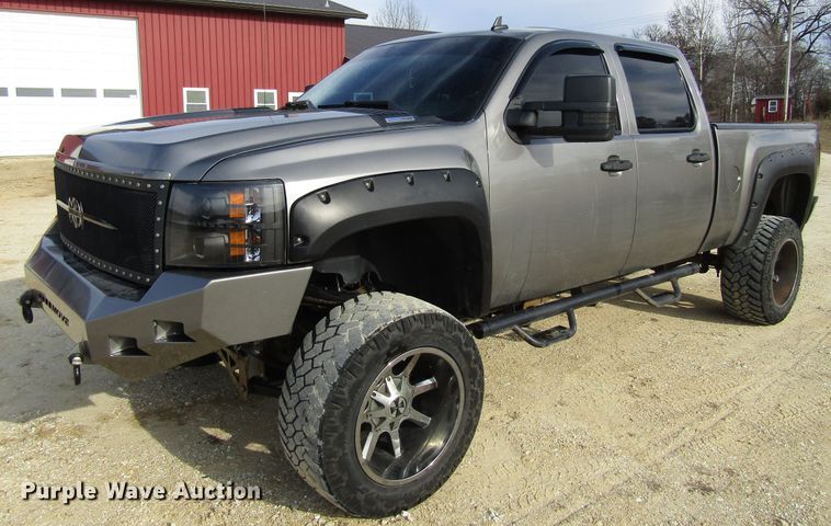 image for item FD9329 2007 Chevrolet Silverado 2500HD Crew Cab pickup truck