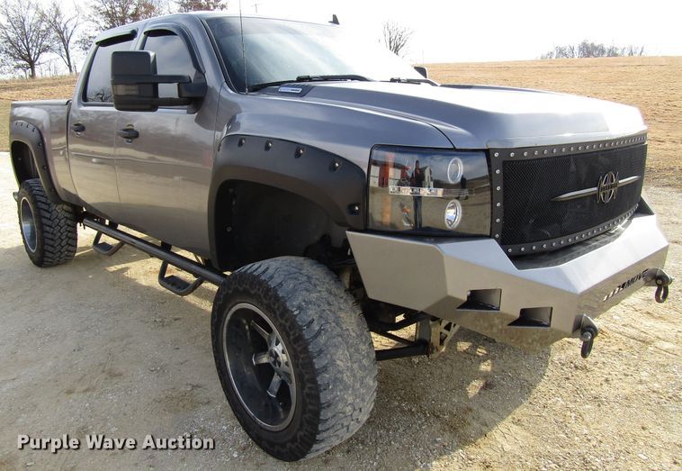 image for item FD9329 2007 Chevrolet Silverado 2500HD Crew Cab pickup truck