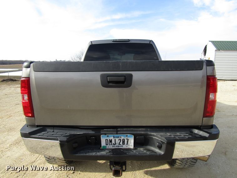 image for item FD9329 2007 Chevrolet Silverado 2500HD Crew Cab pickup truck