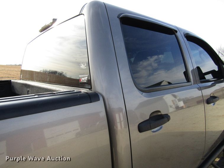 image for item FD9329 2007 Chevrolet Silverado 2500HD Crew Cab pickup truck
