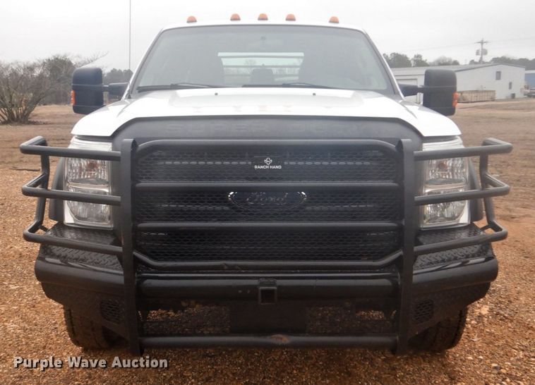 image for item FF9228 2014 Ford F450 Super Duty Crew Cab flatbed truck