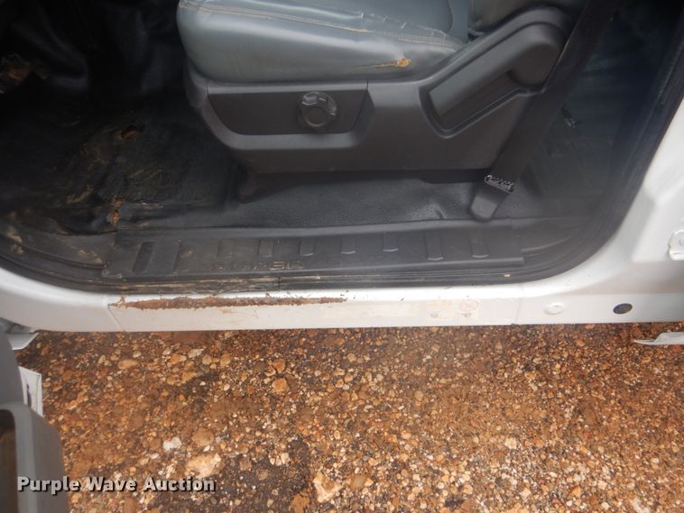 image for item FF9228 2014 Ford F450 Super Duty Crew Cab flatbed truck