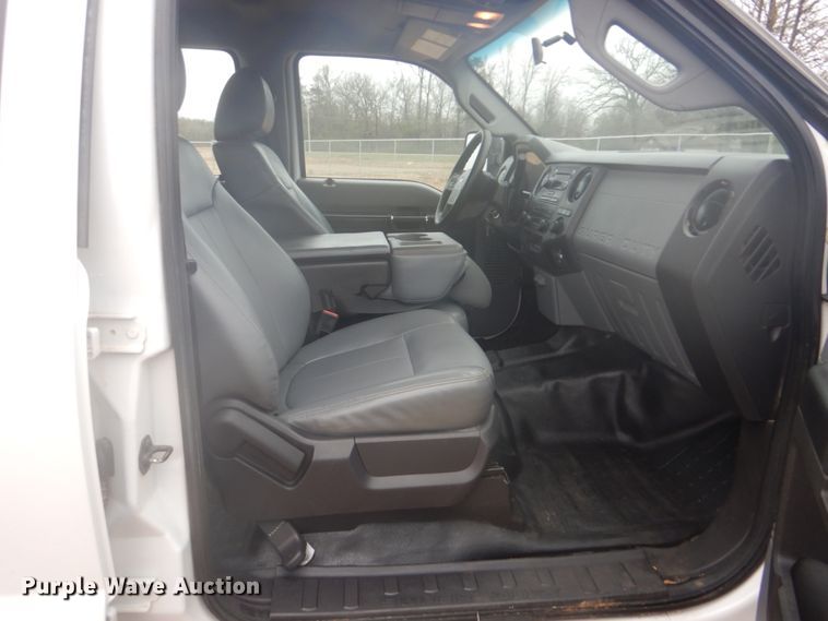 image for item FF9228 2014 Ford F450 Super Duty Crew Cab flatbed truck