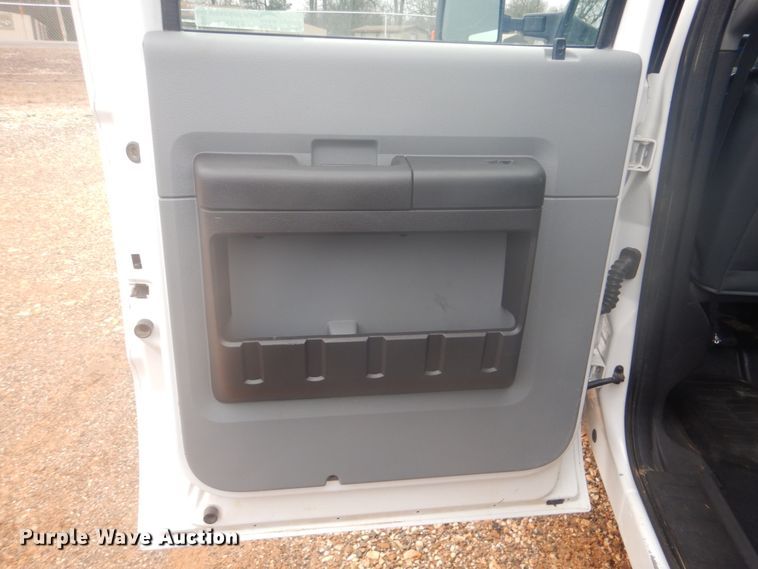 image for item FF9228 2014 Ford F450 Super Duty Crew Cab flatbed truck