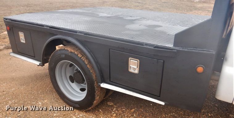 image for item FF9228 2014 Ford F450 Super Duty Crew Cab flatbed truck