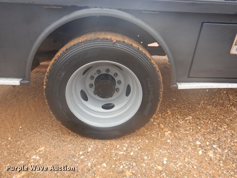 image for item FF9228 2014 Ford F450 Super Duty Crew Cab flatbed truck