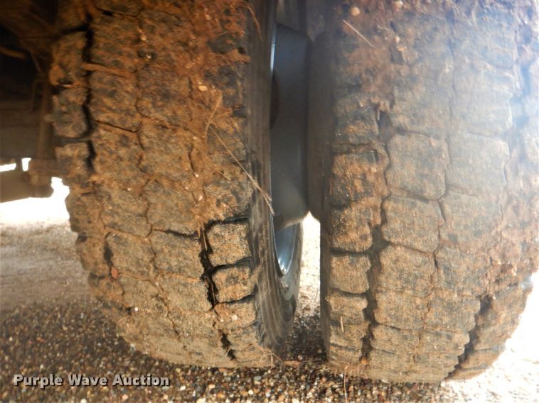 image for item FF9228 2014 Ford F450 Super Duty Crew Cab flatbed truck