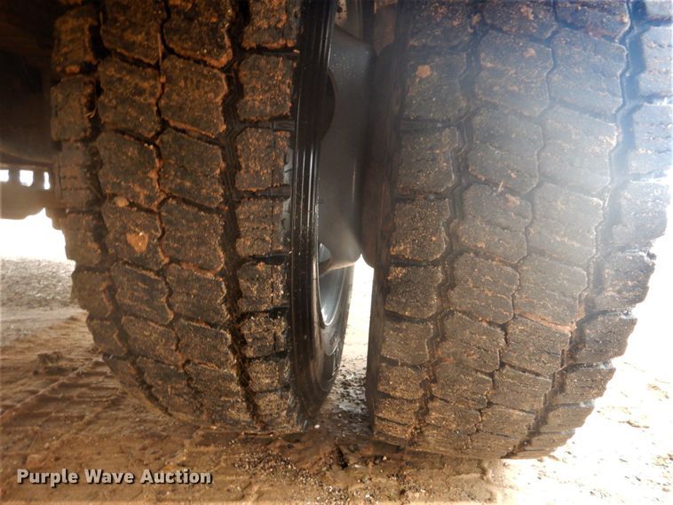 image for item FF9228 2014 Ford F450 Super Duty Crew Cab flatbed truck