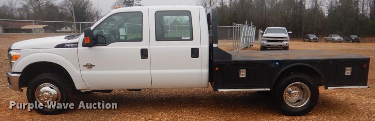 image for item FF9229 2015 Ford F350 Super Duty Crew Cab flatbed pickup truck