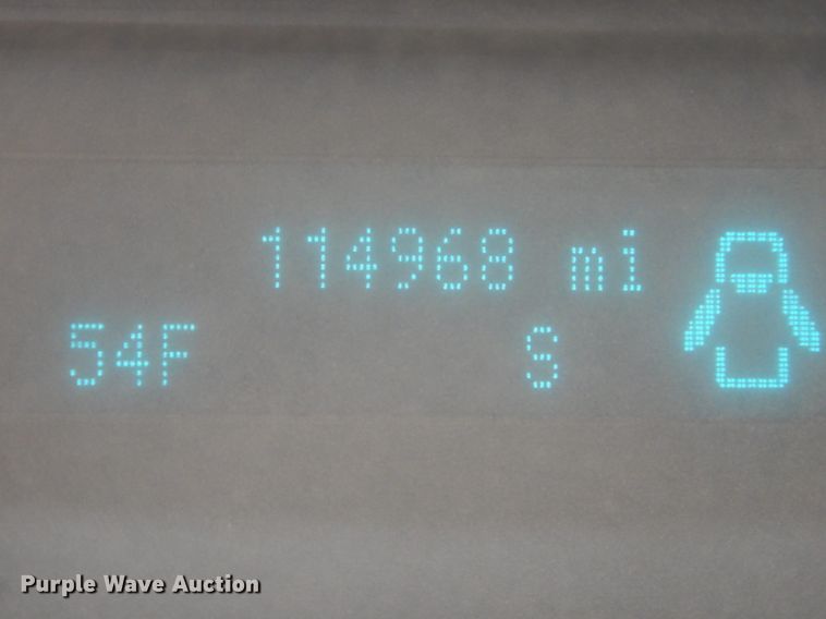 image for item FF9229 2015 Ford F350 Super Duty Crew Cab flatbed pickup truck