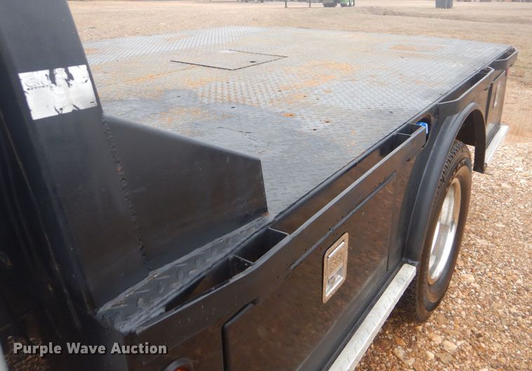 image for item FF9229 2015 Ford F350 Super Duty Crew Cab flatbed pickup truck