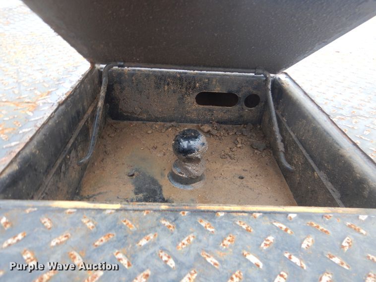 image for item FF9229 2015 Ford F350 Super Duty Crew Cab flatbed pickup truck