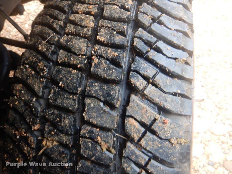 image for item FF9229 2015 Ford F350 Super Duty Crew Cab flatbed pickup truck