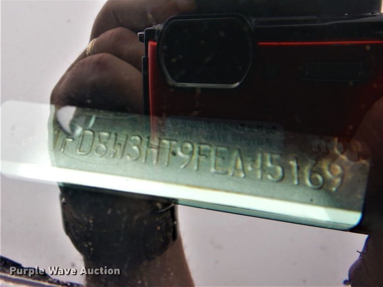 image for item FF9229 2015 Ford F350 Super Duty Crew Cab flatbed pickup truck