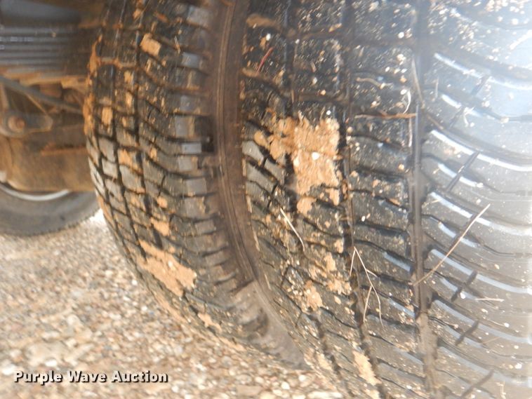 image for item FF9229 2015 Ford F350 Super Duty Crew Cab flatbed pickup truck