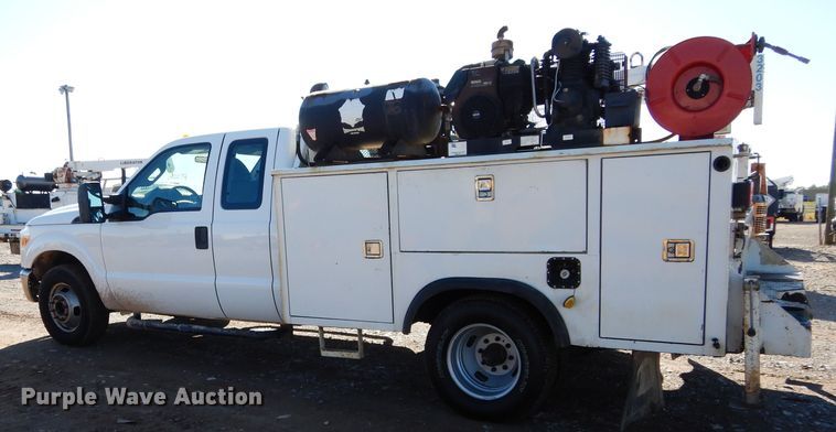 image for item FK9965 2011 Ford F350 Super Duty SuperCab pickup truck cab and chassis