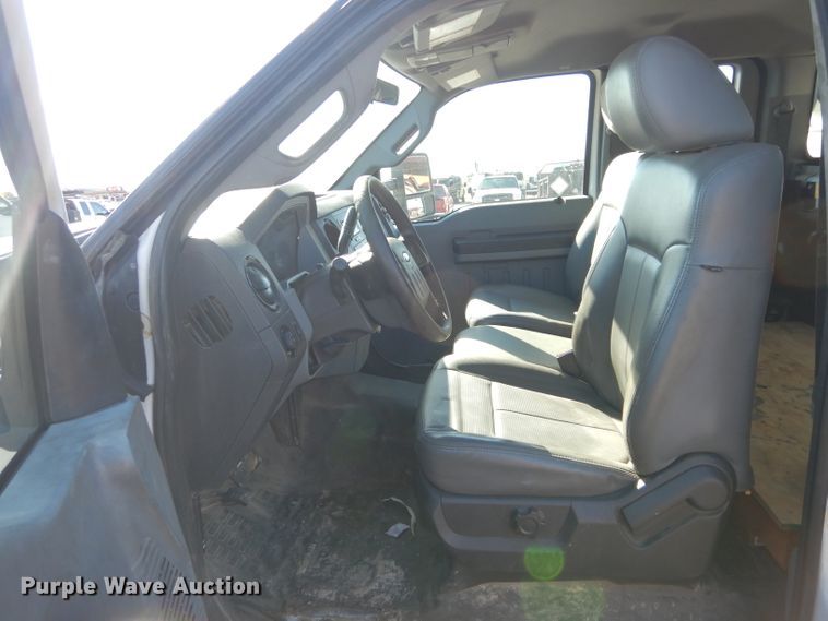 image for item FK9965 2011 Ford F350 Super Duty SuperCab pickup truck cab and chassis