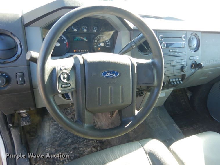 image for item FK9965 2011 Ford F350 Super Duty SuperCab pickup truck cab and chassis