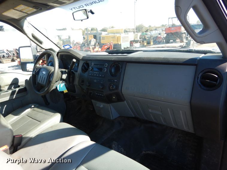 image for item FK9965 2011 Ford F350 Super Duty SuperCab pickup truck cab and chassis