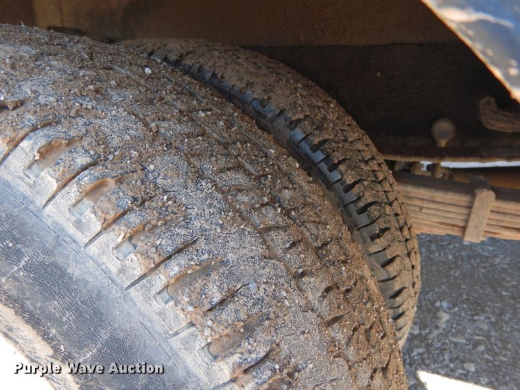 image for item FK9965 2011 Ford F350 Super Duty SuperCab pickup truck cab and chassis