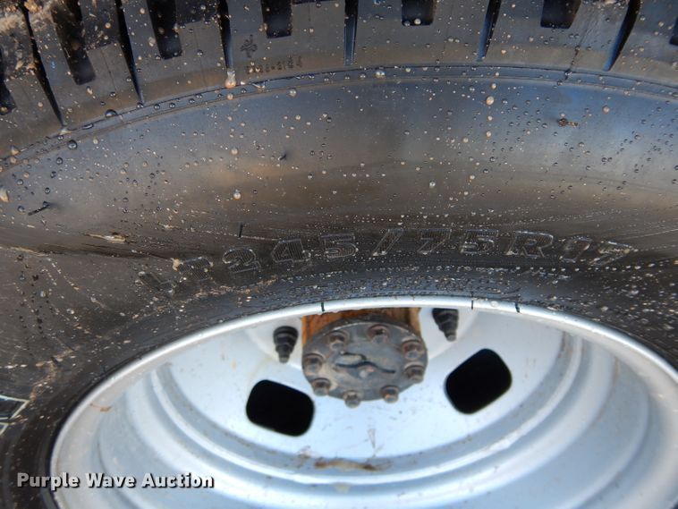 image for item FK9965 2011 Ford F350 Super Duty SuperCab pickup truck cab and chassis