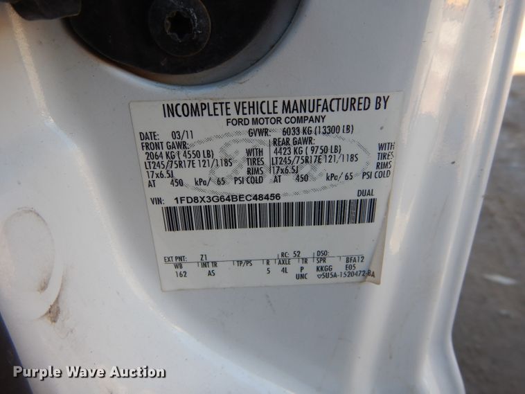 image for item FK9965 2011 Ford F350 Super Duty SuperCab pickup truck cab and chassis