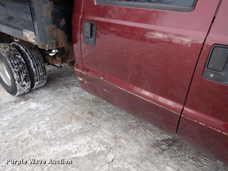 image for item FU9117 2000 Ford F350 Super Duty Crew Cab dump bed pickup truck