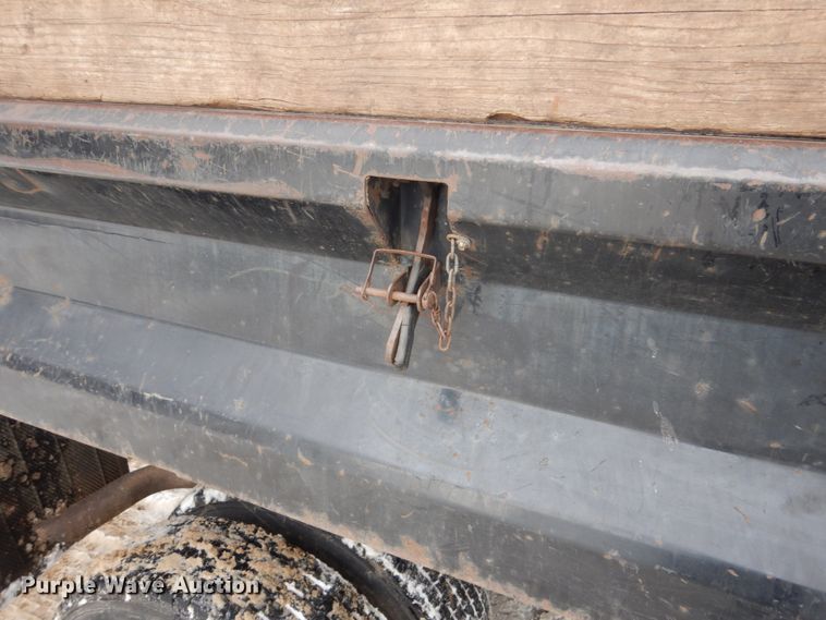 image for item FU9117 2000 Ford F350 Super Duty Crew Cab dump bed pickup truck