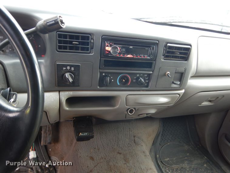 image for item FU9117 2000 Ford F350 Super Duty Crew Cab dump bed pickup truck