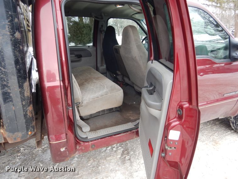 image for item FU9117 2000 Ford F350 Super Duty Crew Cab dump bed pickup truck