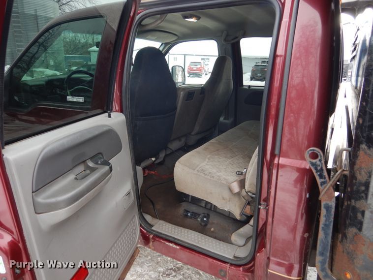 image for item FU9117 2000 Ford F350 Super Duty Crew Cab dump bed pickup truck