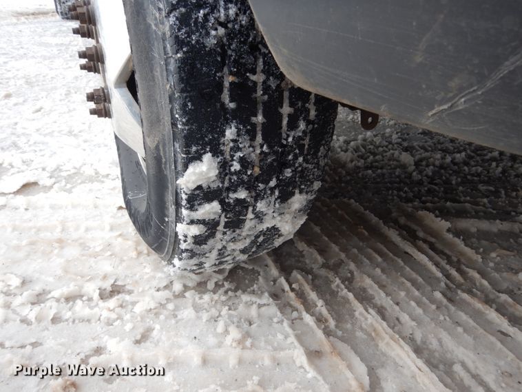 image for item FU9117 2000 Ford F350 Super Duty Crew Cab dump bed pickup truck